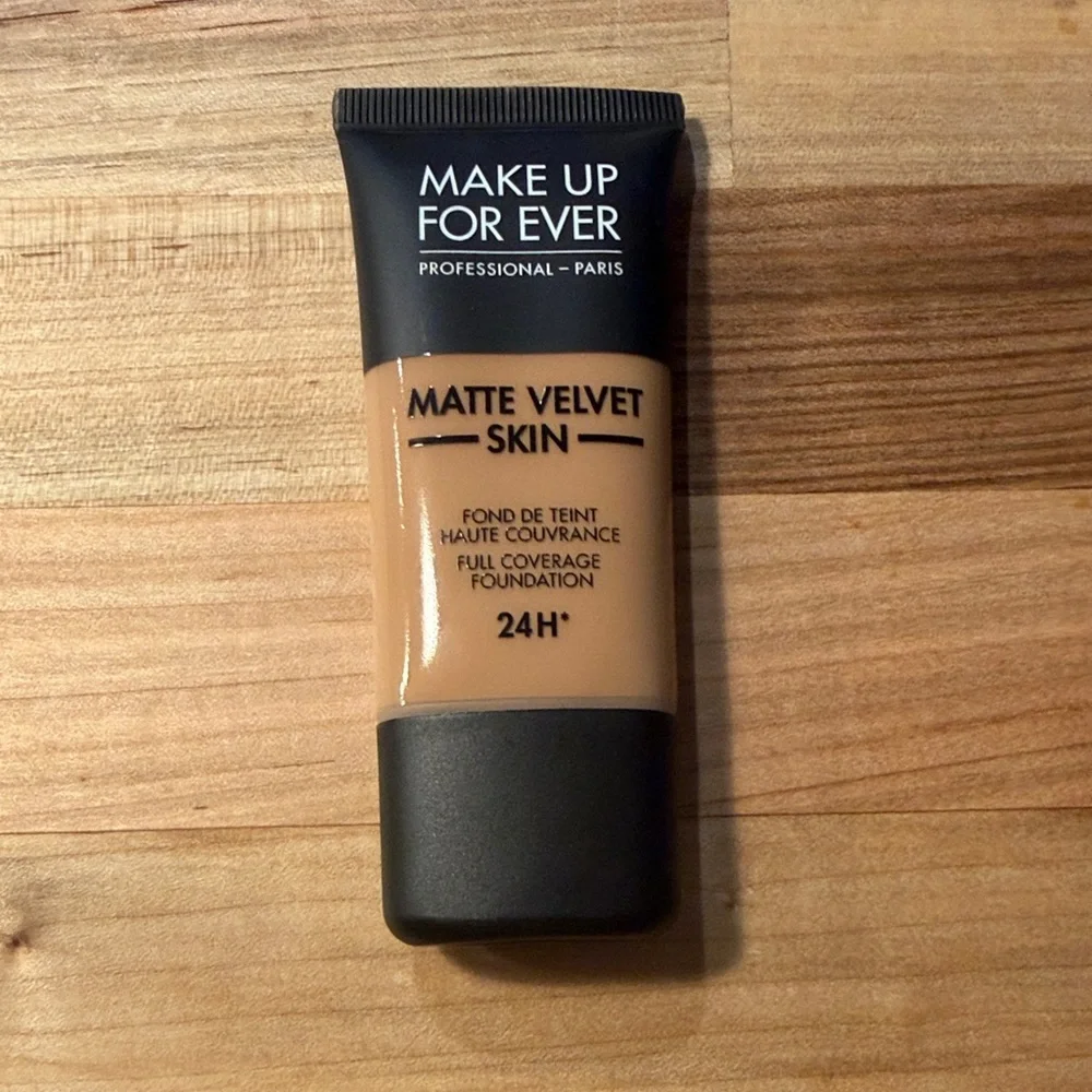 Makeup Forever Matte Velvet Skin Foundation - Warm Beige Tone Y463 - NEVER USED